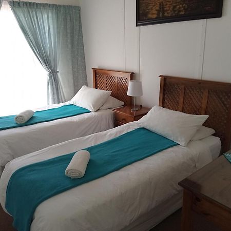Sunrose Group Of Guesthouses Гарьеп-Дам Экстерьер фото
