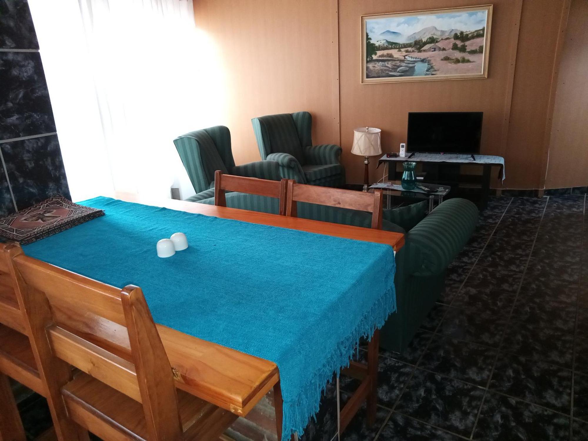 Sunrose Group Of Guesthouses Гарьеп-Дам Экстерьер фото